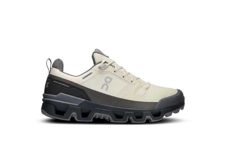 On Cloudwander waterproof wandelschoen sand/zwart heren