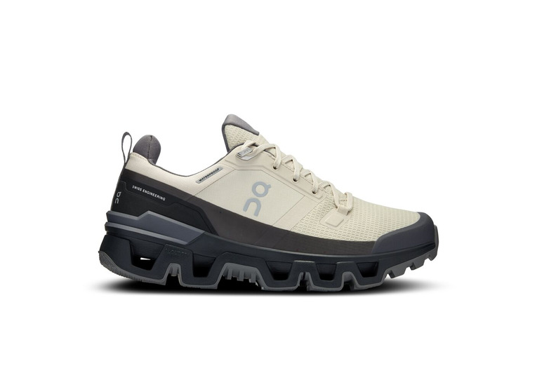 On Cloudwander waterproof wandelschoen sand/zwart dames