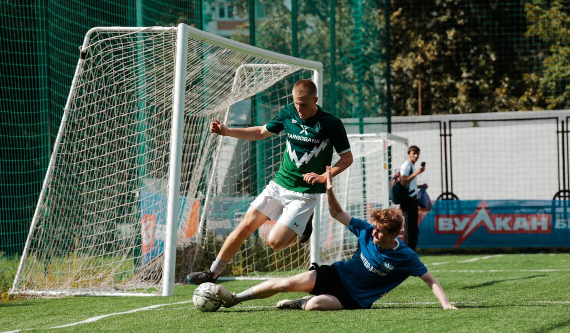 Scoor in stijl met onze nieuwste voetbalschoenen collectie  Scoor in stijl met onze nieuwste voetbalschoenen collectie