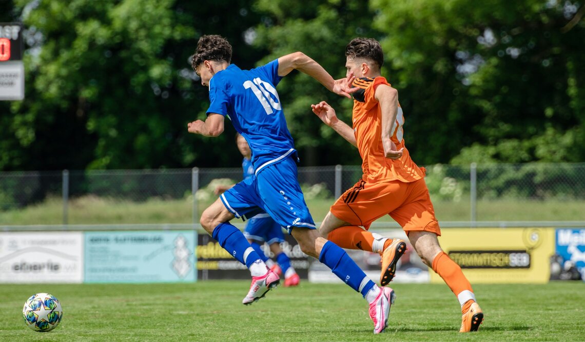Kick it like a pro met onze nieuwste collecties voetbalschoenen Kick it like a pro met onze nieuwste collecties voetbalschoenen