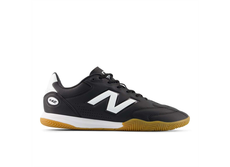 New Balance 442 Pro IN V3 voetbalschoen zwart