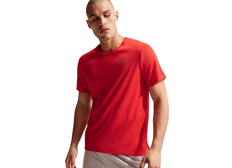 Nike Miler Dri-FIT UV-hardlooptop light crimson heren Nike Miler Dri-FIT UV-hardlooptop light crimson heren