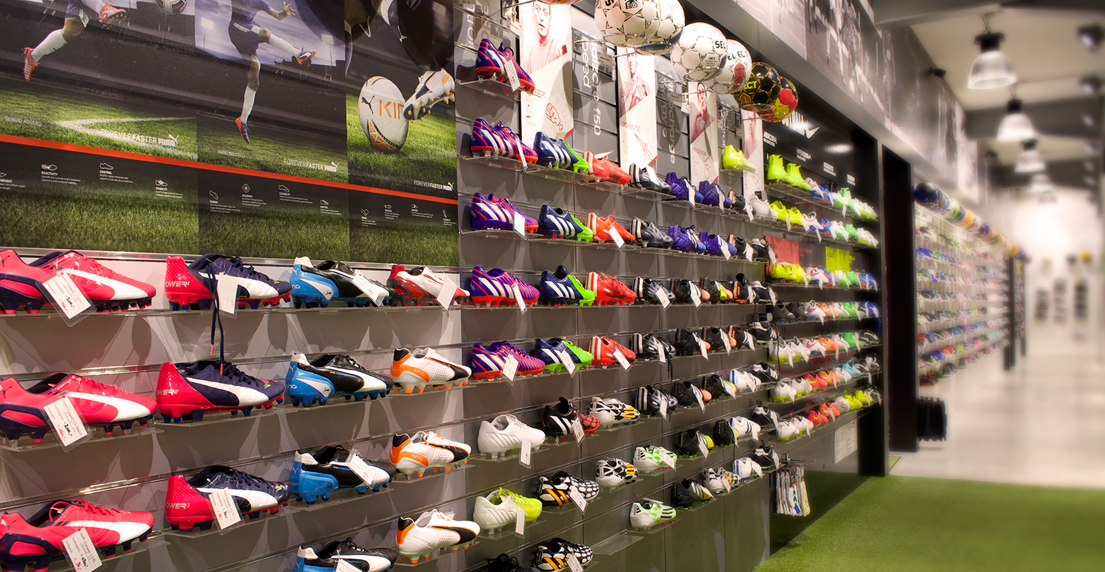 Voetbalschoenen winkels online